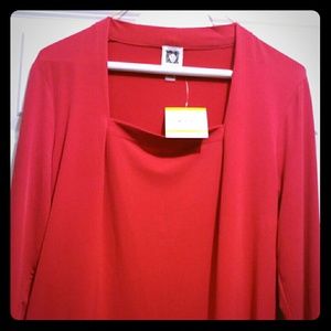 NWT quarter length sleeve top.