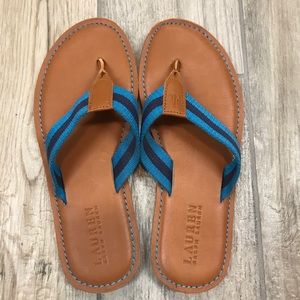 Size 8 polo Ralph Lauren flip flops.