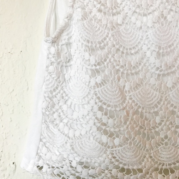 White lace cropped tank top. - Picture 2 of 4