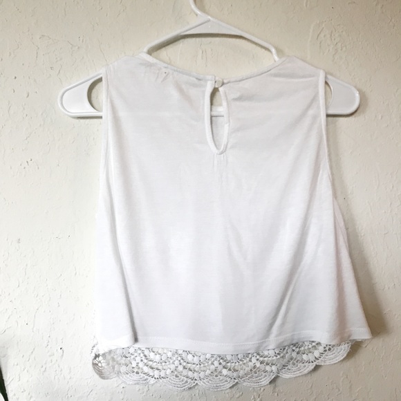 White lace cropped tank top. - Picture 3 of 4