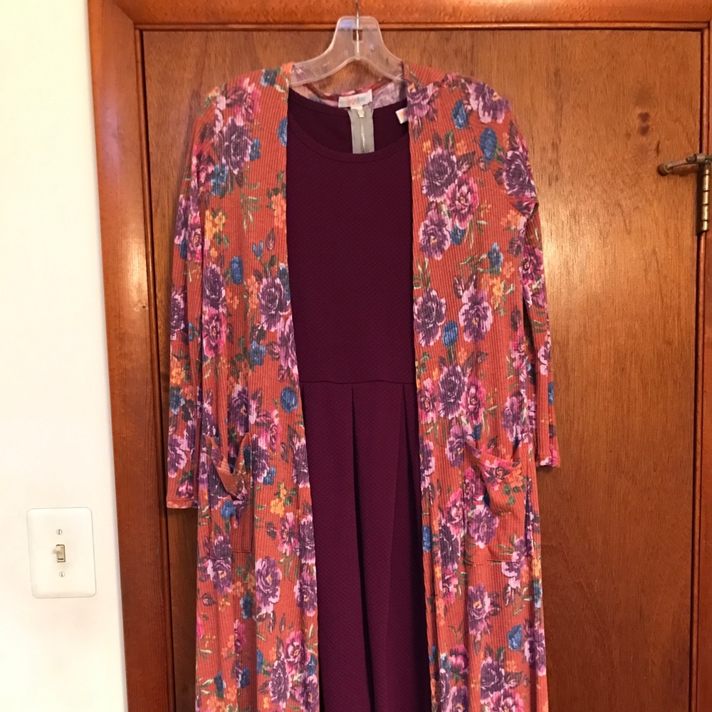Small gently used Lularoe Sarah
