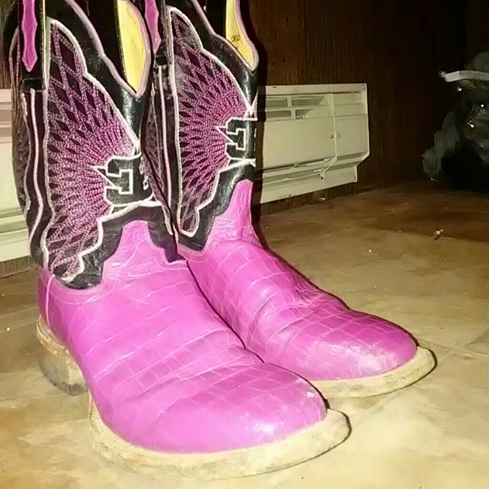 Pink Cinch edge Cowgirl Boots