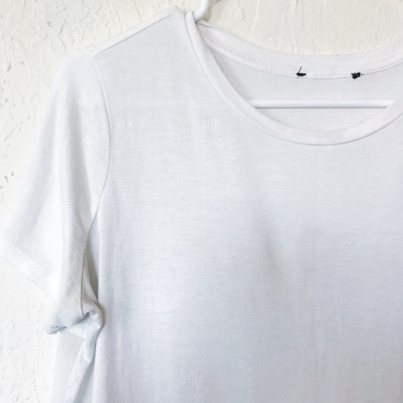 Plain white top. - Picture 2 of 4