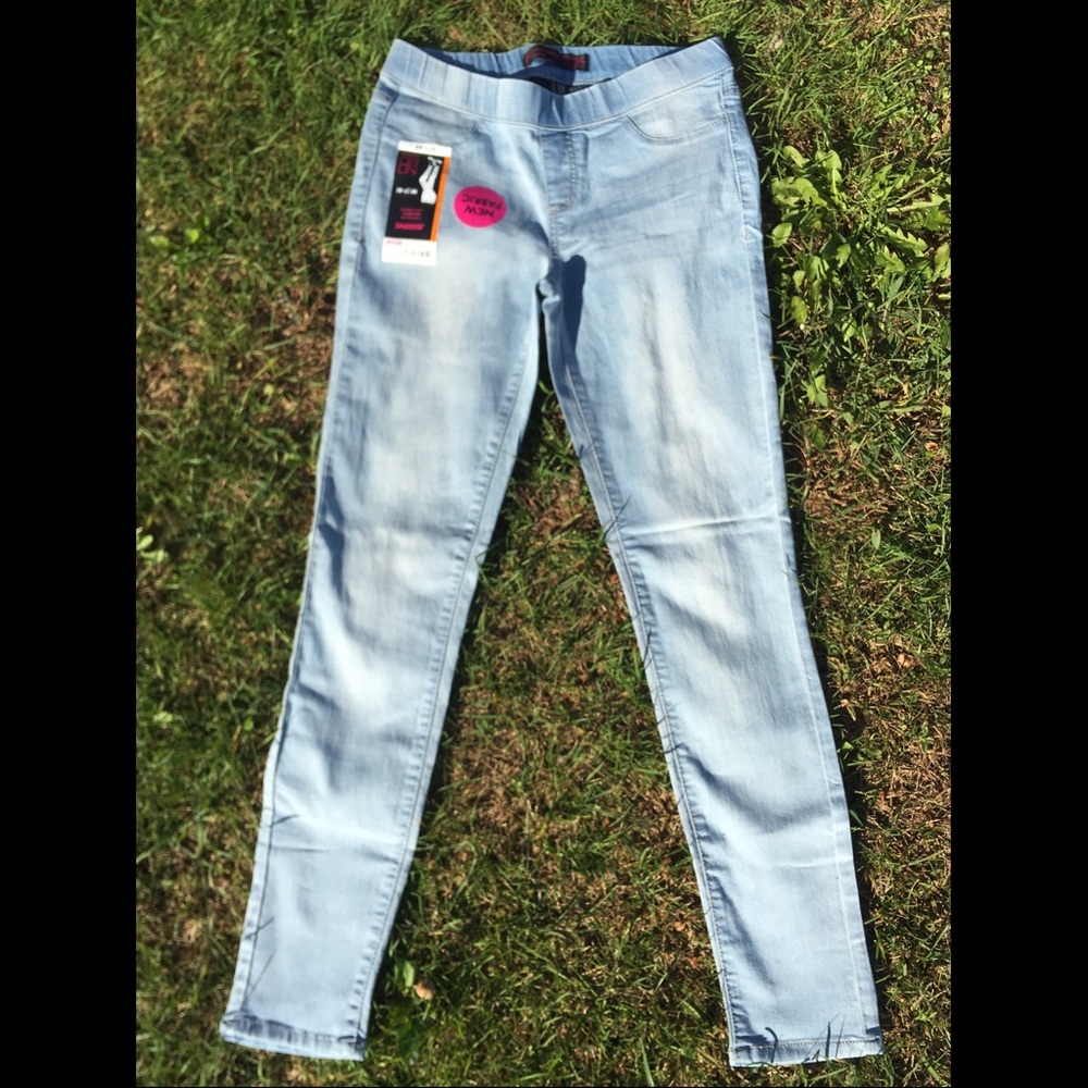 No Boundaries Women’s Jeggings - Light Jean Wash