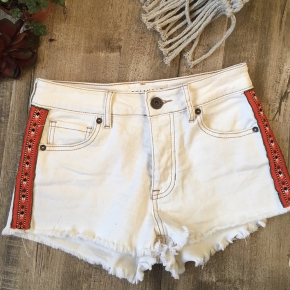 Bullhead white and orange tribal shorts