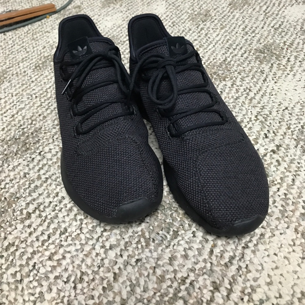 Adidas tubular all black