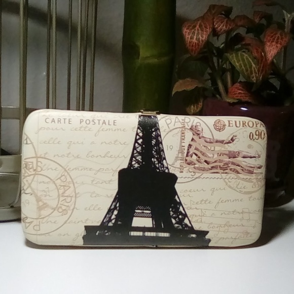 Paris Wallet - Picture 1 of 2