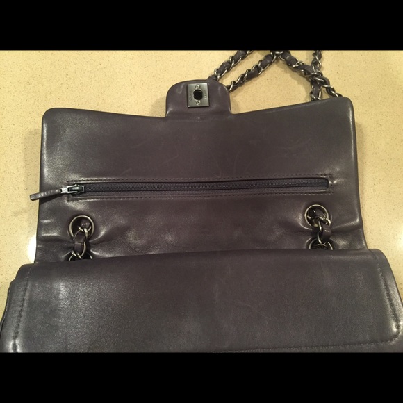 100% Authentic Chanel Classic Flap Bag - Medium - Picture 5 of 8