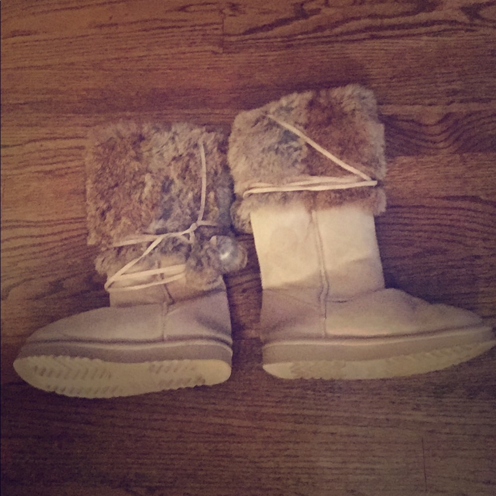 Fur boots
