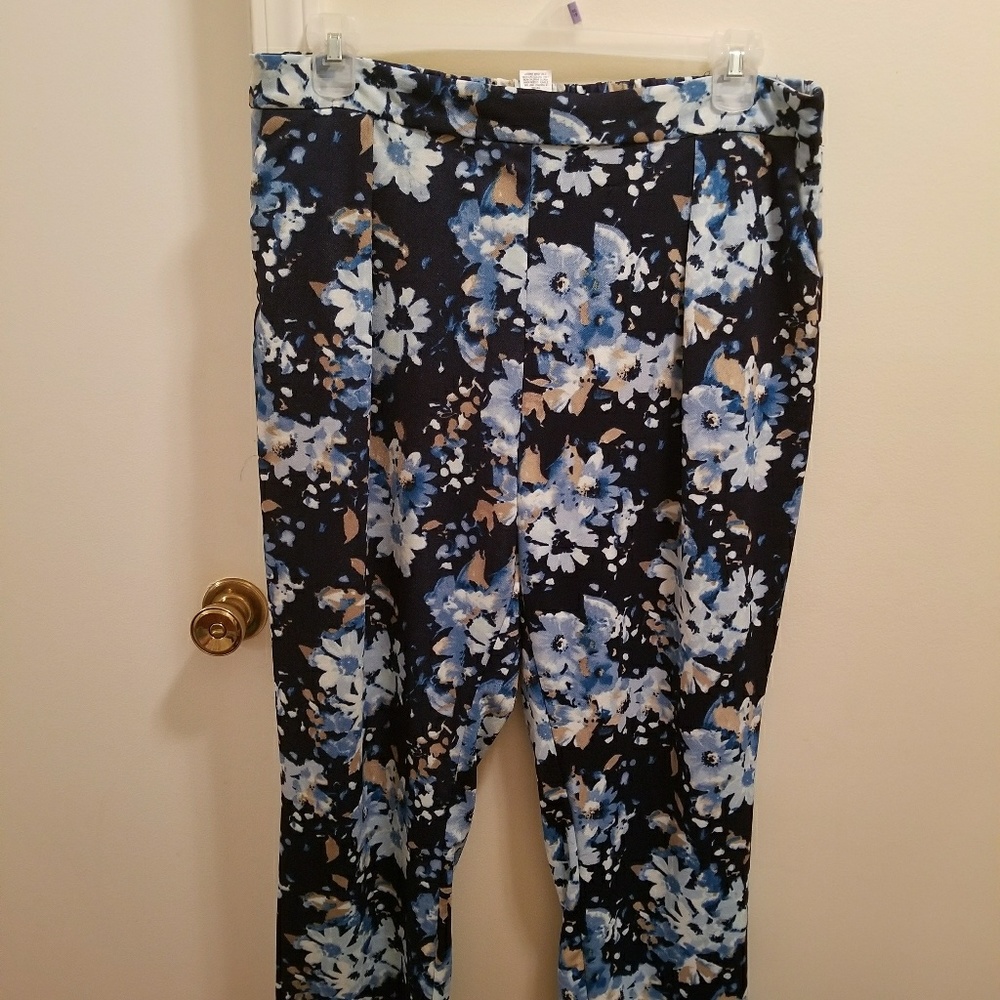 $6 or 3/$10 Floral Print Knit Petite Pants