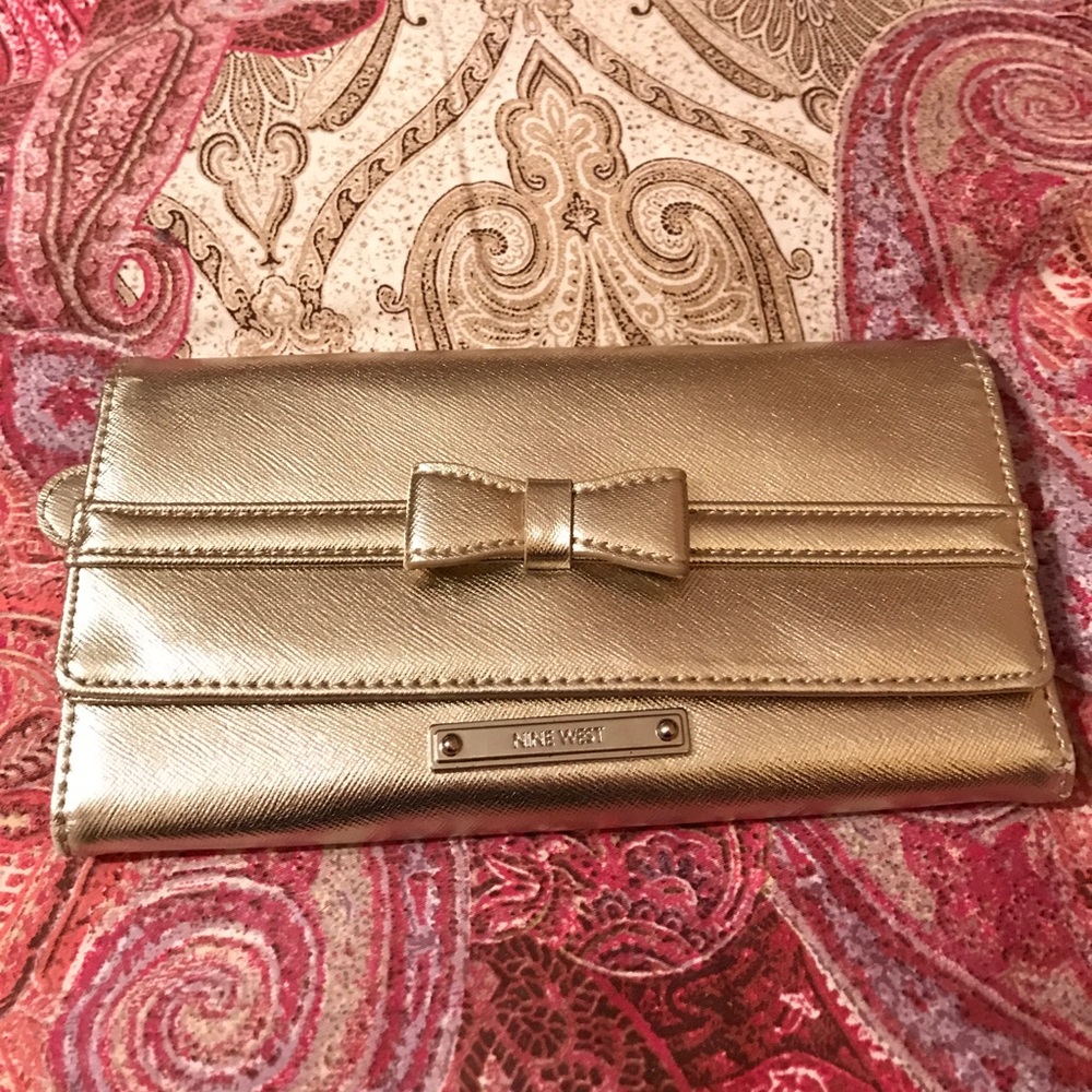 LIKE NEW Nine West Wallet