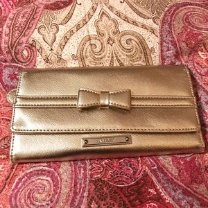 LIKE NEW Nine West Wallet