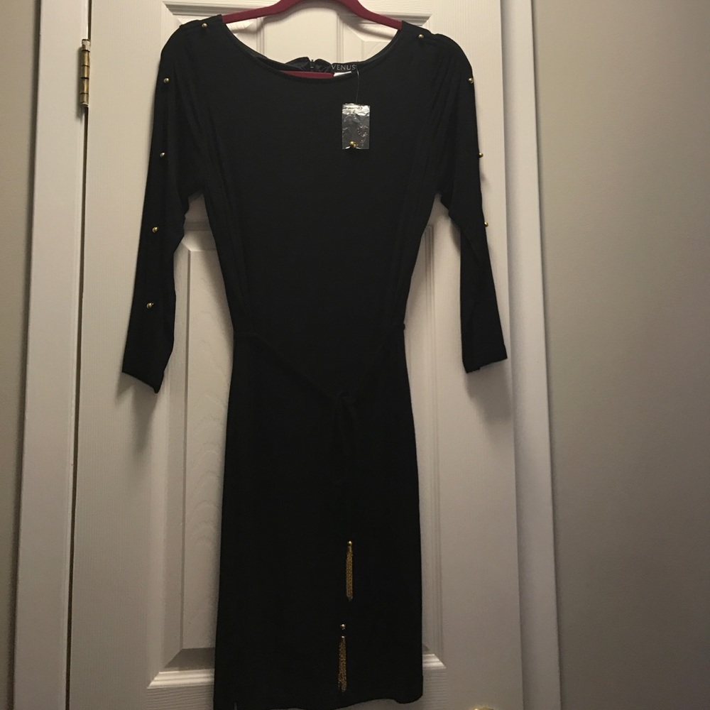 Black bodycon dress
