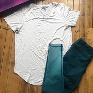 Olivia Sky cream tee