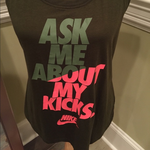 NWT NIKE Workout Tank size Medium - Picture 4 of 4