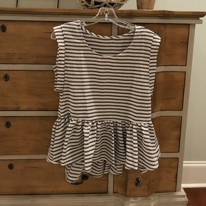 Black and white round neck striped dip hem top