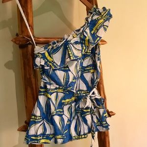 Adorable one shoulder Lilly Pulitzer top