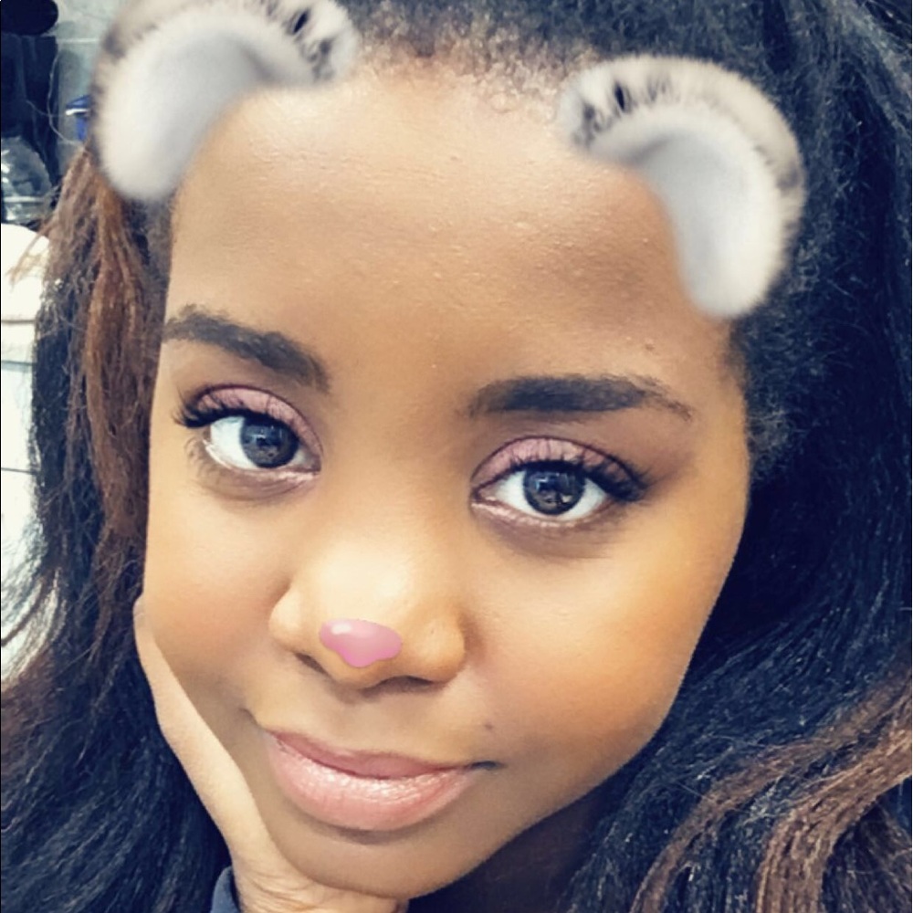 Meet your Posher, Ketsia