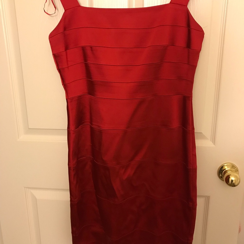 Jax Women's Satin Body Con - Picture 3 of 4