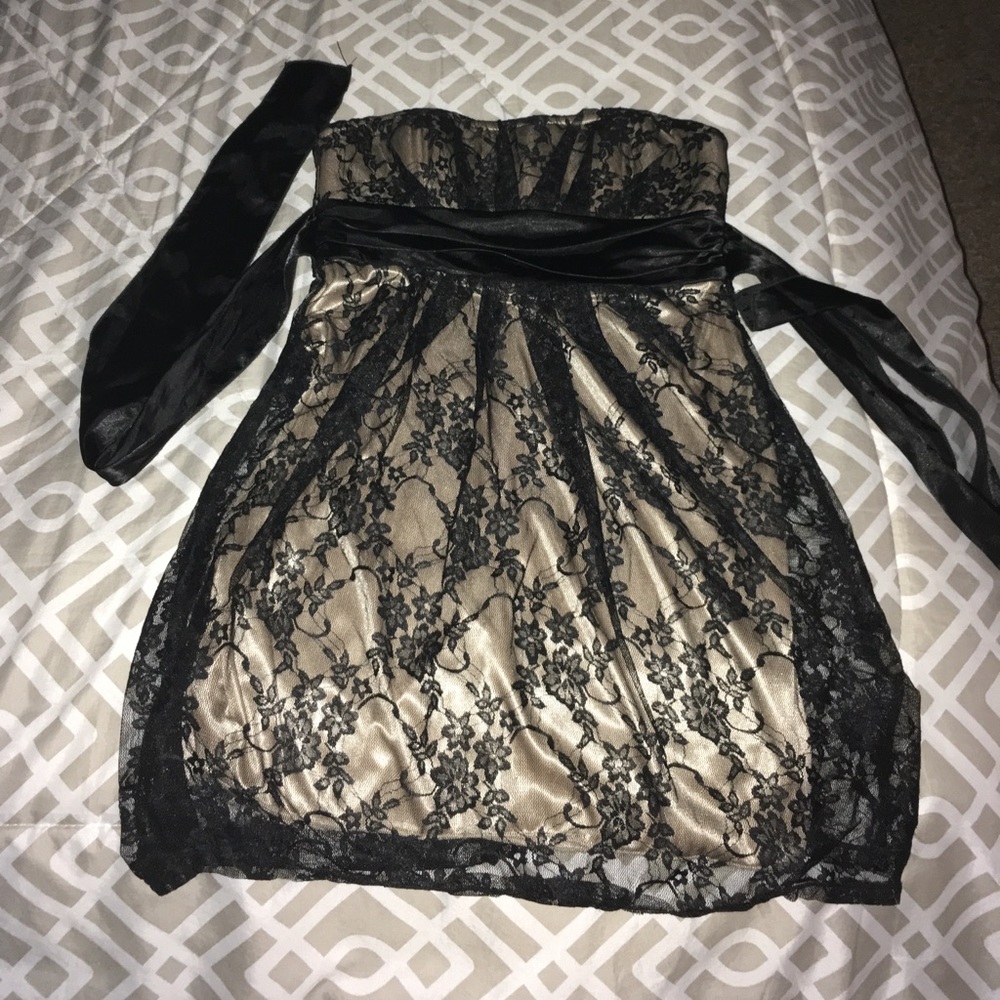 Black short lace dress