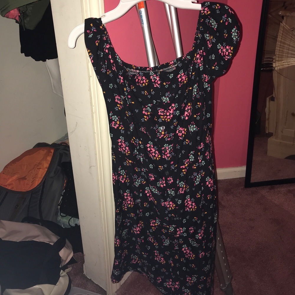 FITTED OFF THE SHOULDERS DRESS FROM HOLLISTER