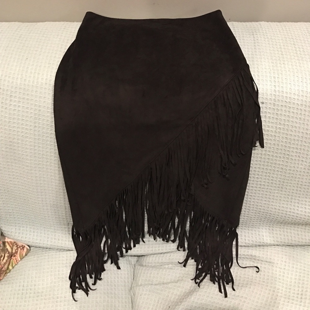 Express fringe skirt