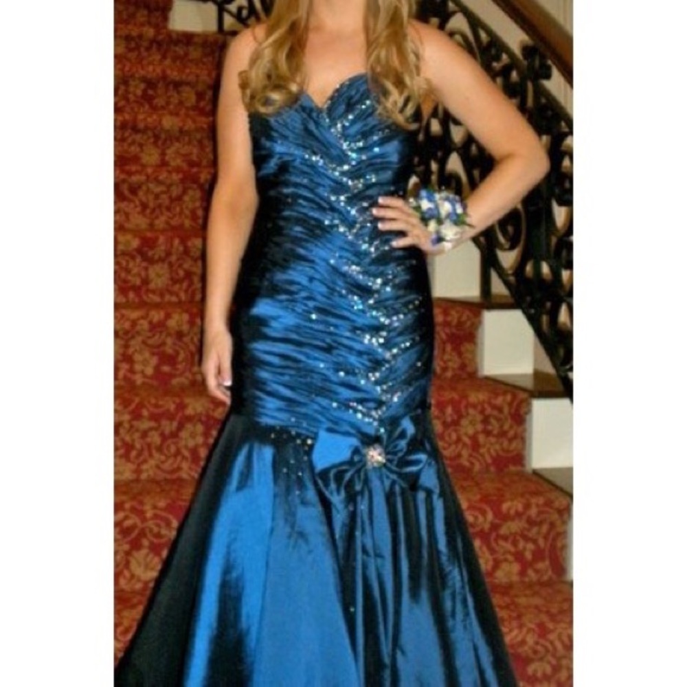 Tony Bowls midnight blue mermaid style prom dress