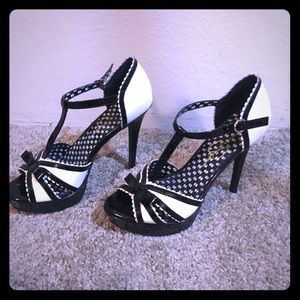 Jessica Simpson high heels
