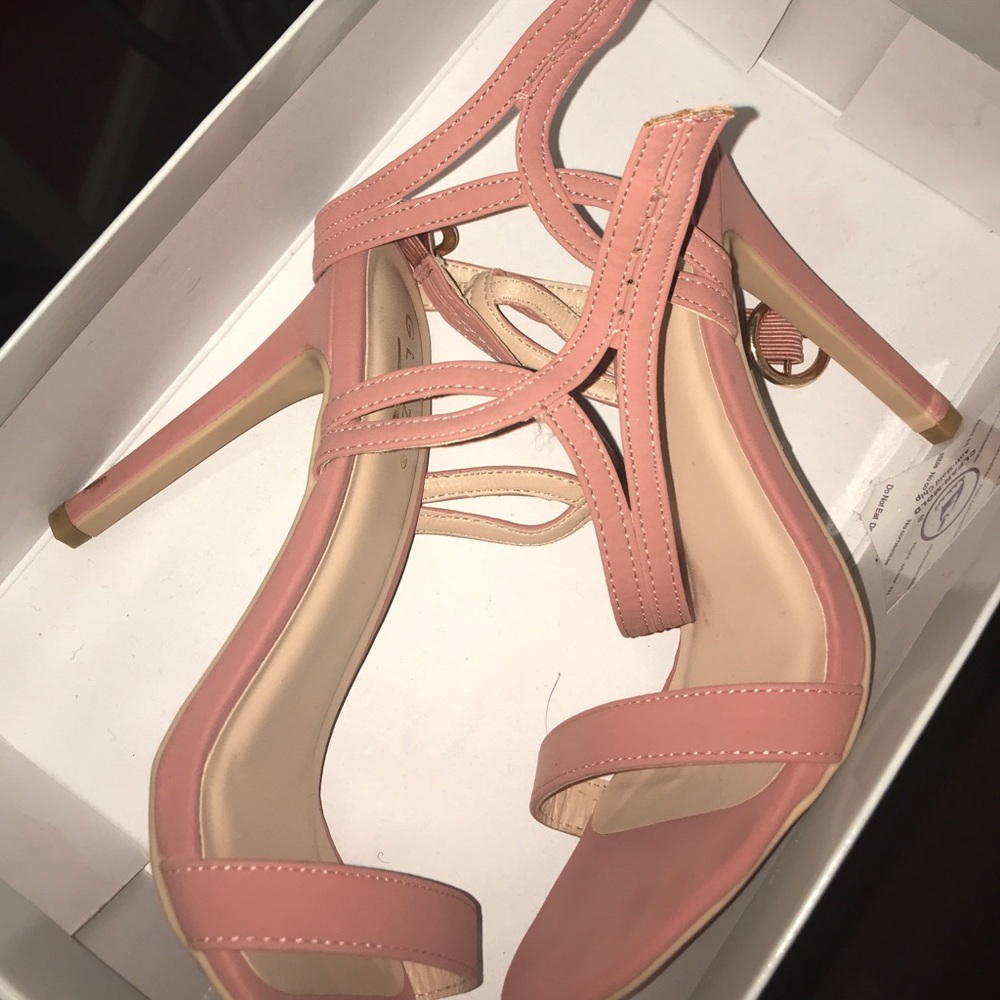 NEW BABY PINK HEELS