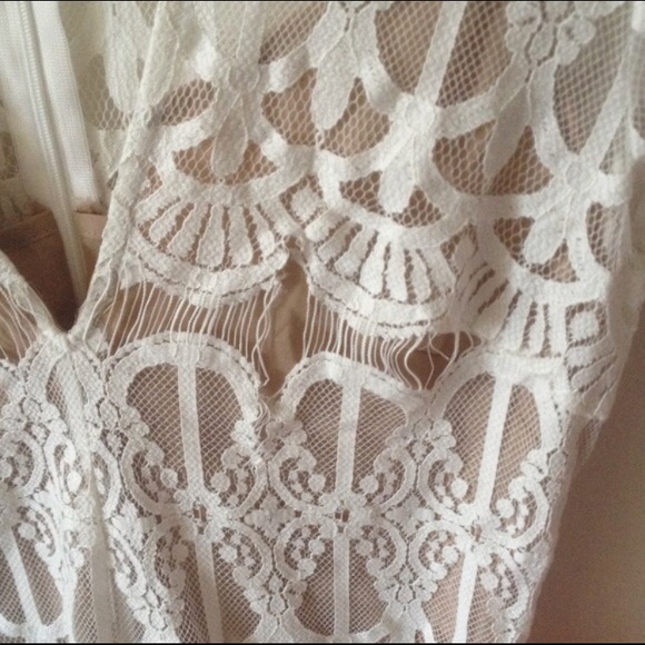 Lace maxi dress with high Center slit - Picture 3 of 3