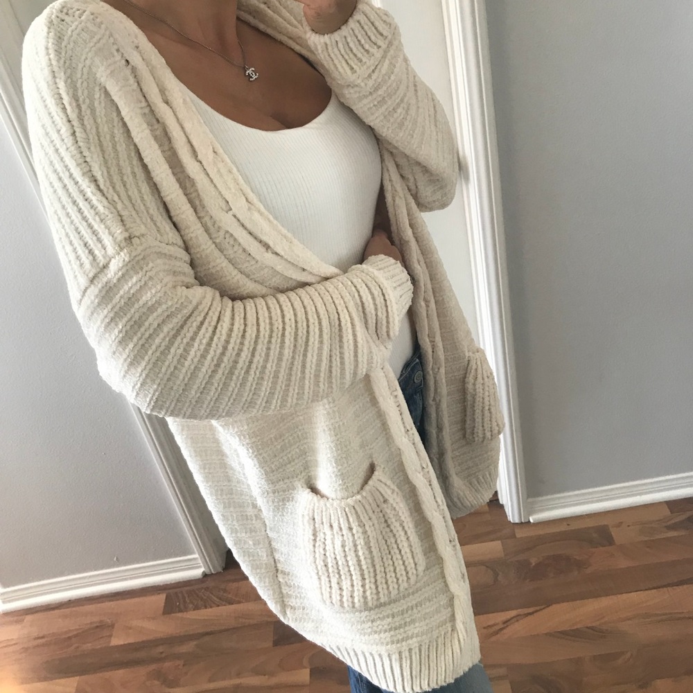MRSALLIEXO— SOLD OUT - Picture 2 of 7