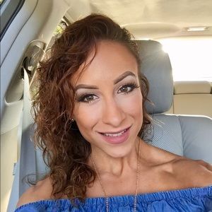 Meet your Posher, Jacqueline