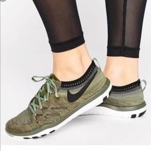 SALE 🎉🎉🎉 Nike Free TR Focus Flyknit