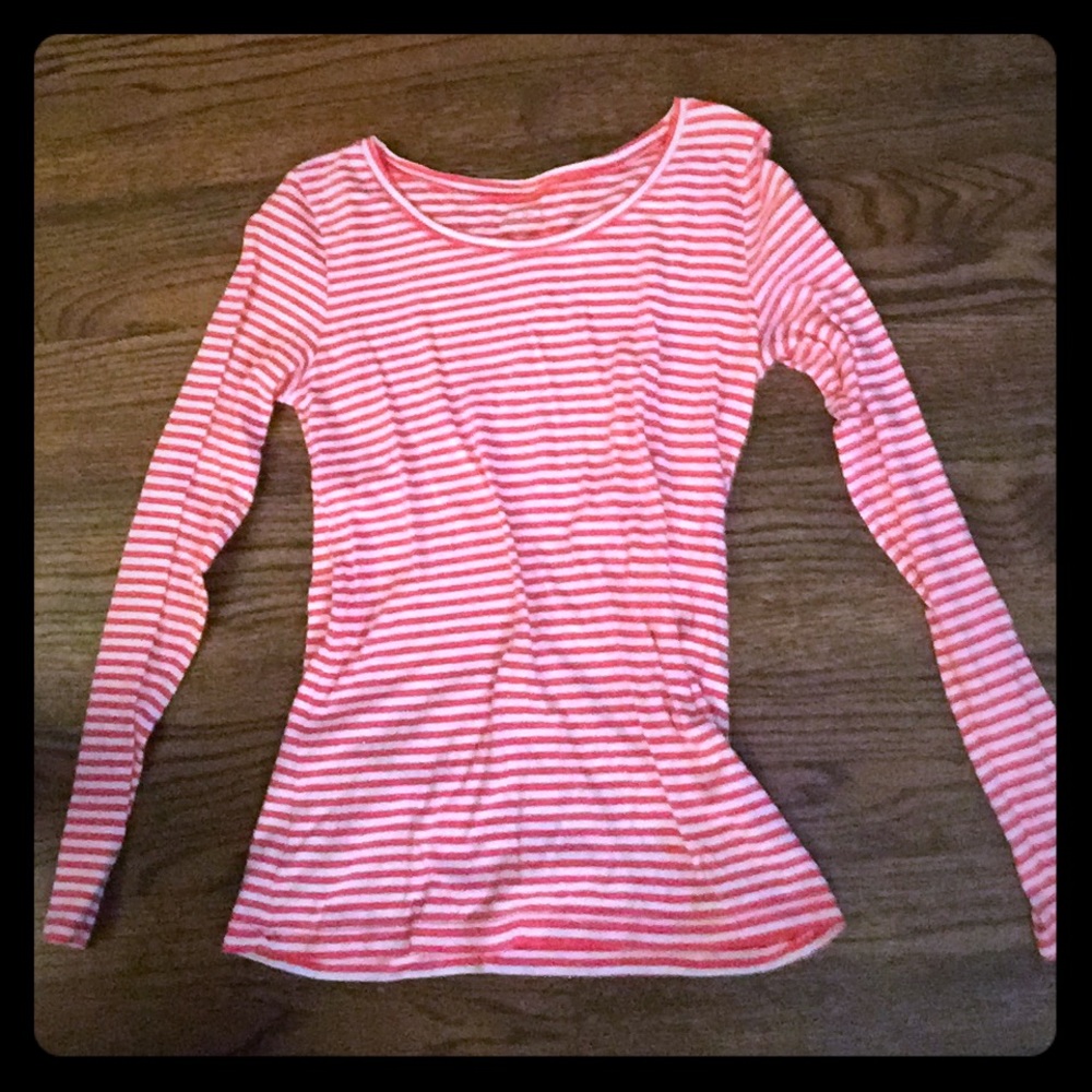 Long Sleeve LOFT top.