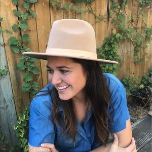 Meet your Posher, Hailey