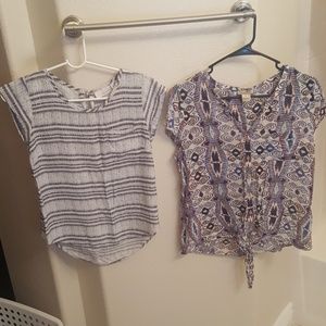 💖Awesome bundle two light weight shirts💖