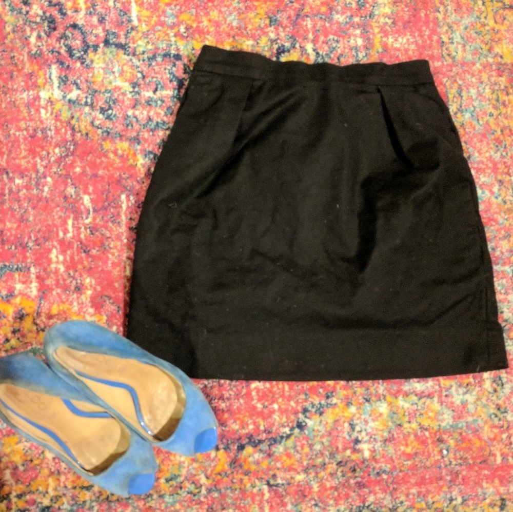Stylish, super versatile Gap skirt w/pockets!🤩