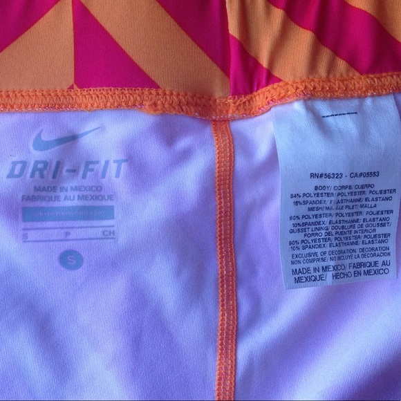 Nike women's running shorts Small - Picture 3 of 4