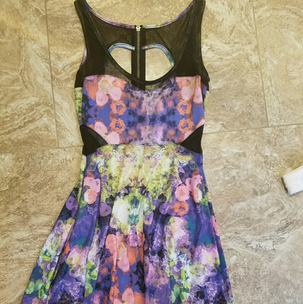 Sweetheart neck multi color dress