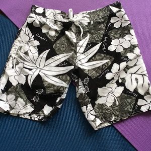 Hawaiian 🌺 Print board shorts