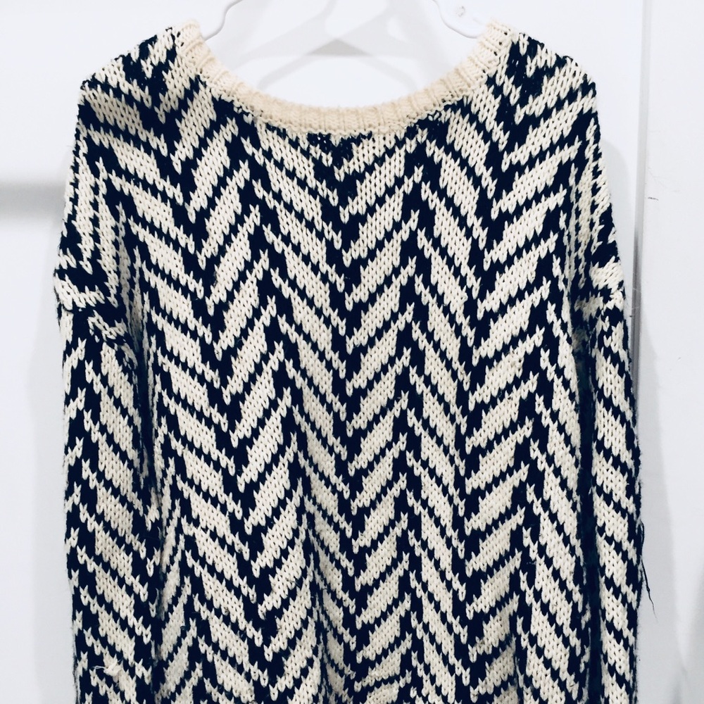 Off white and black knitted sweater