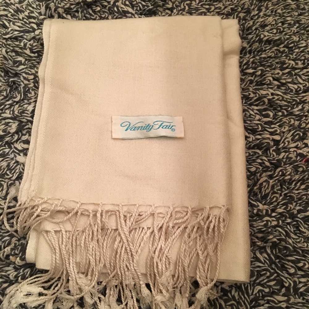 3/$20 cream scarf