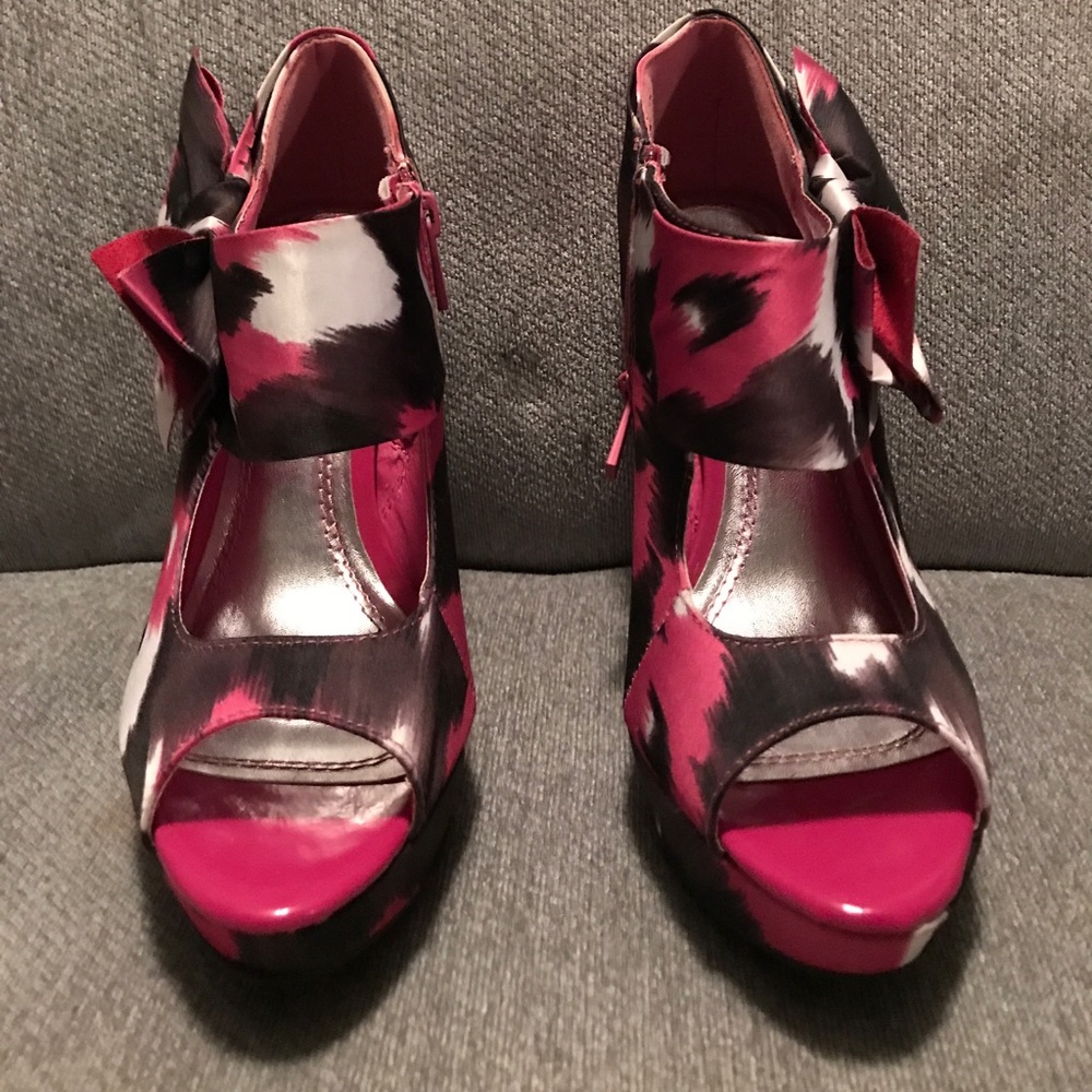 Super cute And Sexy Pink Grey and whites platform