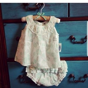 Dandelion print Two piece set with ruffle bottoms