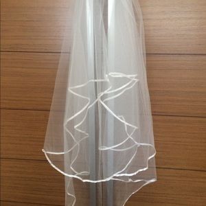 New ribbon edge veil