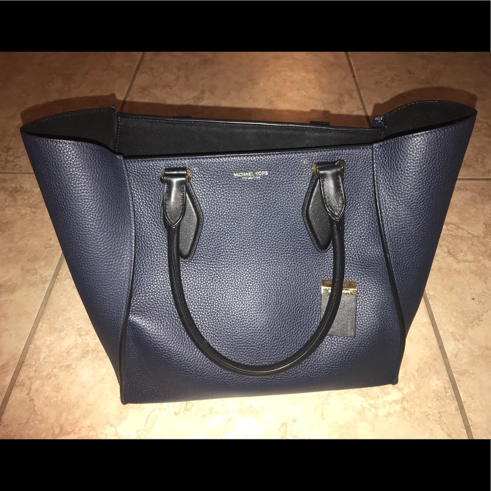 Michael Kors collection Gracie $1190 navy large - Picture 2 of 8