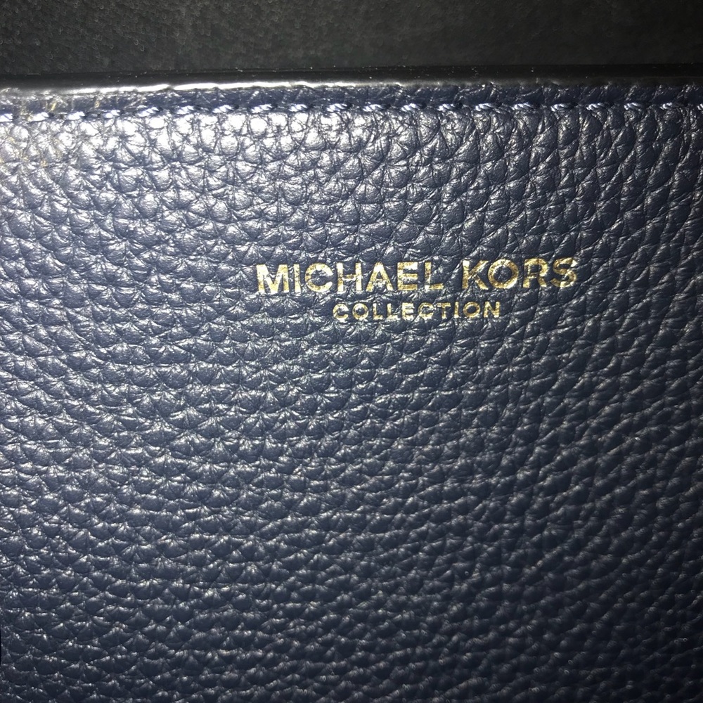 Michael Kors collection Gracie $1190 navy large - Picture 5 of 8