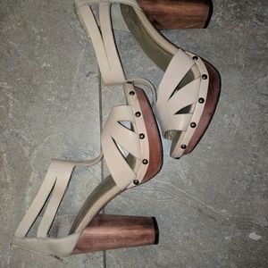 Clog heels