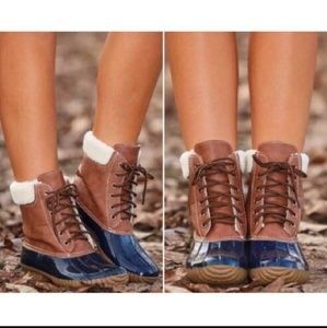 Duck boots
