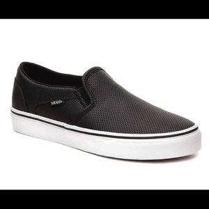 NWT Vans Asher slip on sneakers-women's
